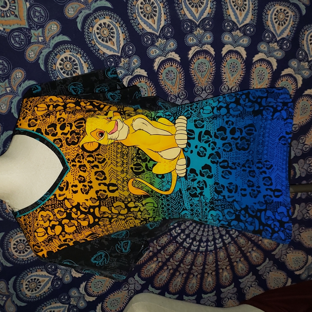 Disney Yellow Teal Blue Gradient Simba V-Neck Graphic Top